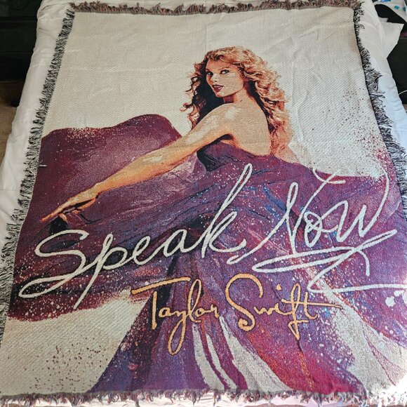 Taylor Swift Speak Now Tapestry Throw Blanket - Picture 1 of 5